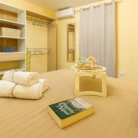 Lucon House Lägenhet Neapel