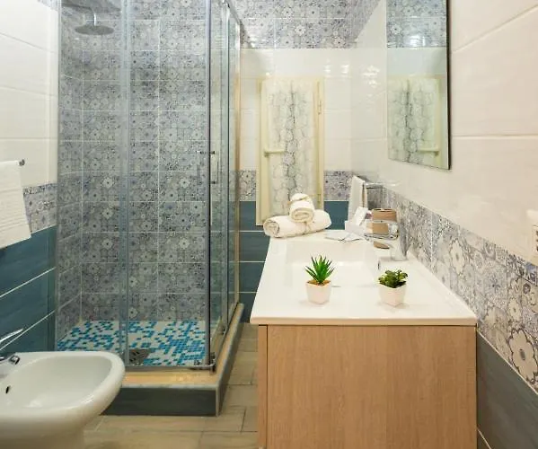 Lucon House Lägenhet *